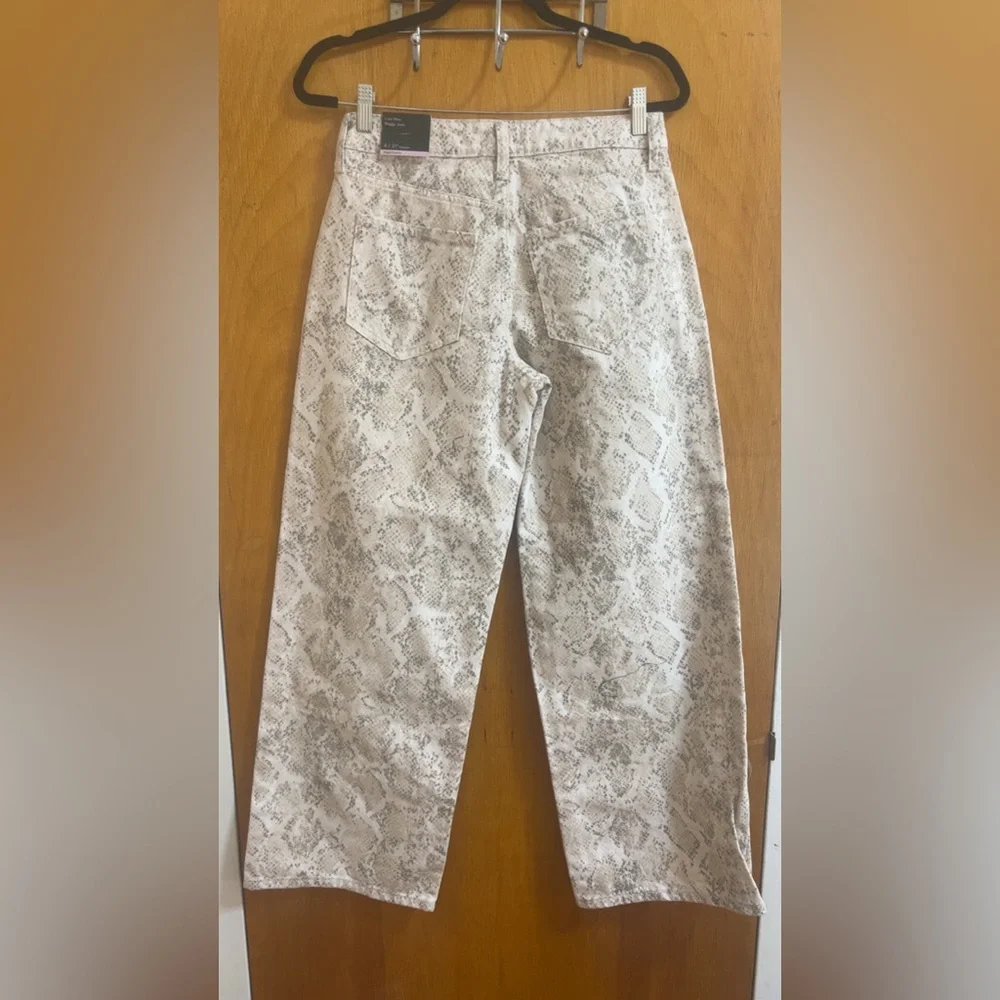 Wild Fable cream Snakeskin Low-Rise Baggy Jeans Rigid Denim 31” Inseam NWT
